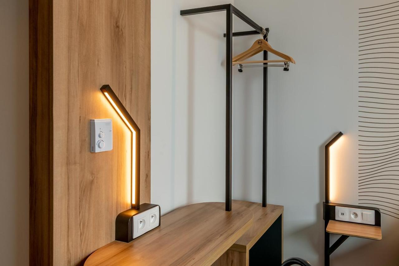 B&B Hotel Bois D'Arcy Saint Quentin En Yvelines ภายนอก รูปภาพ