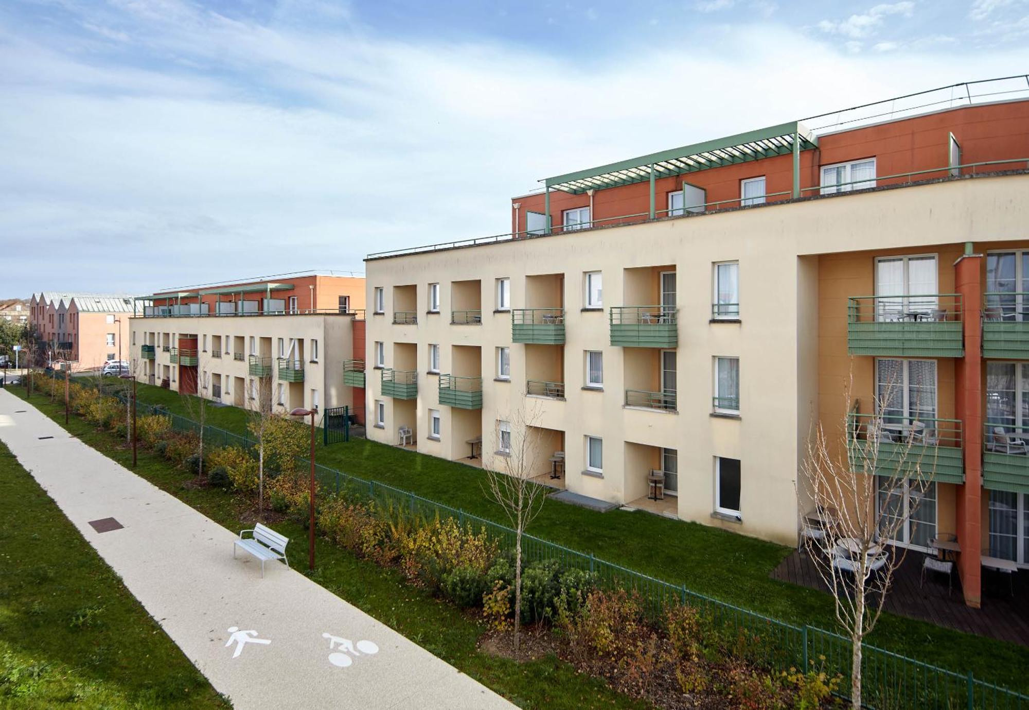 B&B Hotel Bois D'Arcy Saint Quentin En Yvelines ภายนอก รูปภาพ